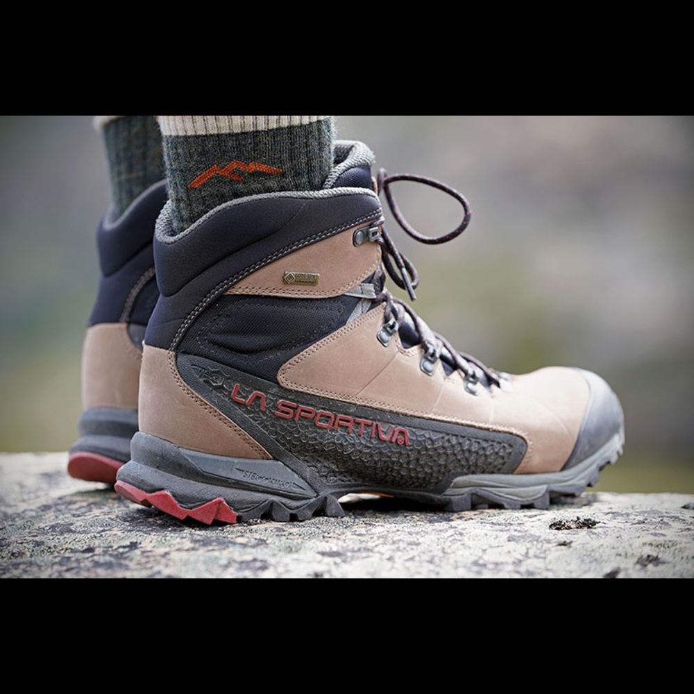 La Sportiva Nucleo High GTX Hiking Boots - Women's 11